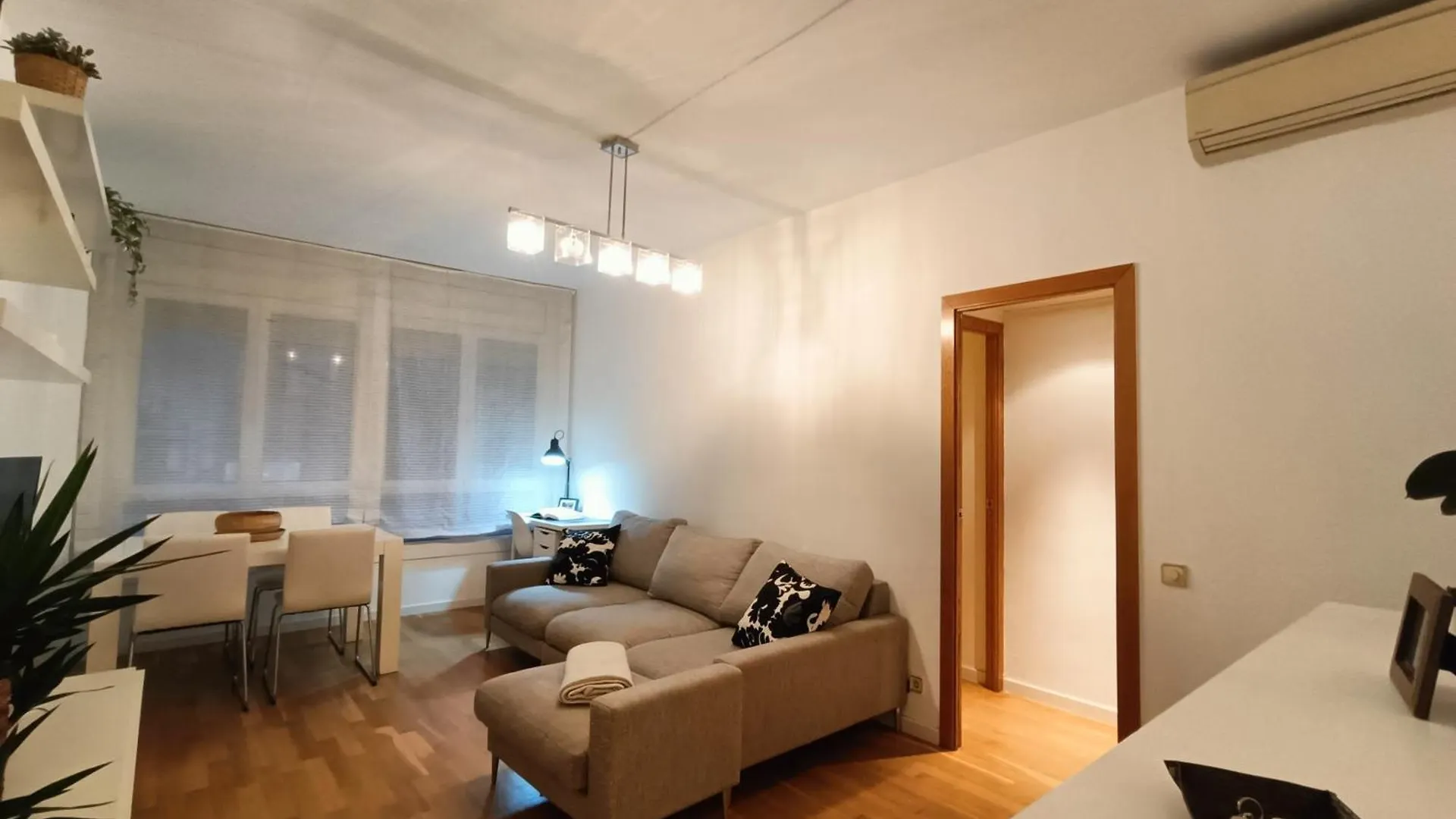 Sardenya'S Home Barcelona 0*,